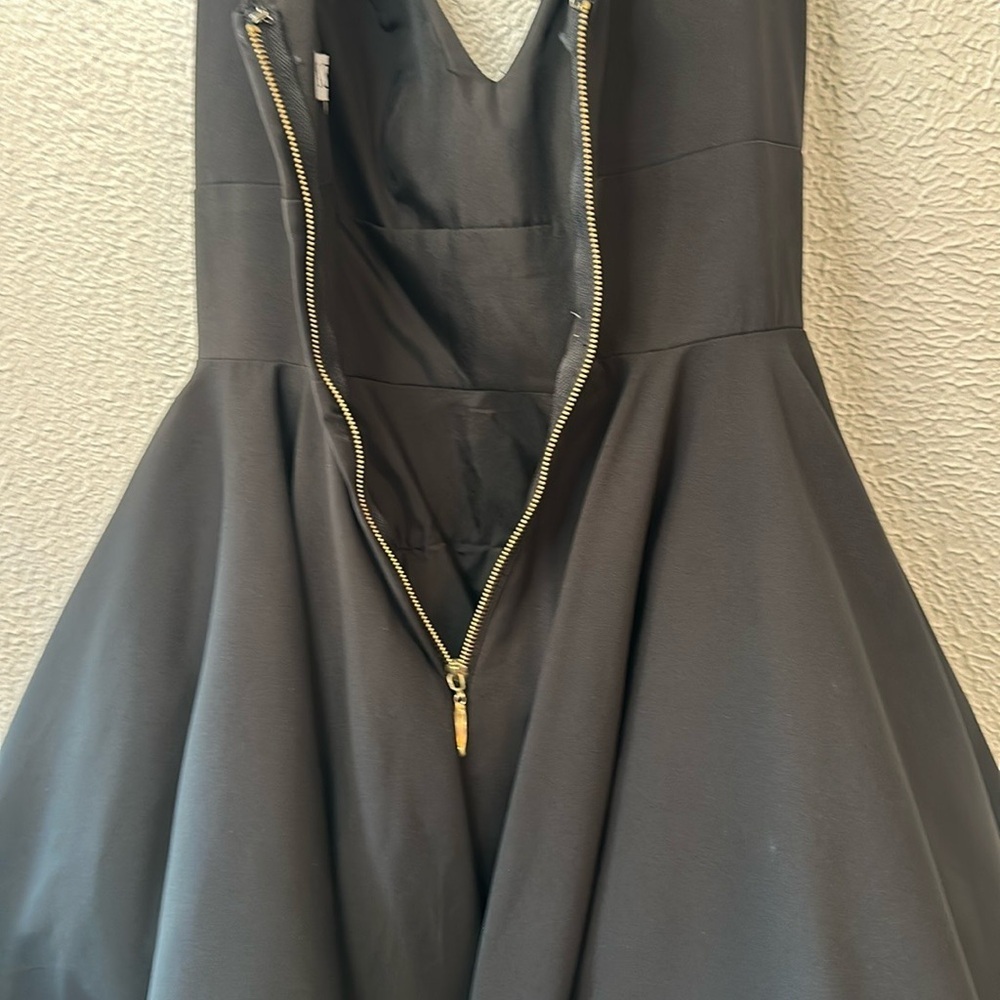 Black Sleeveless V-Neck Cocktail Mini Dress - Picture 10 of 15